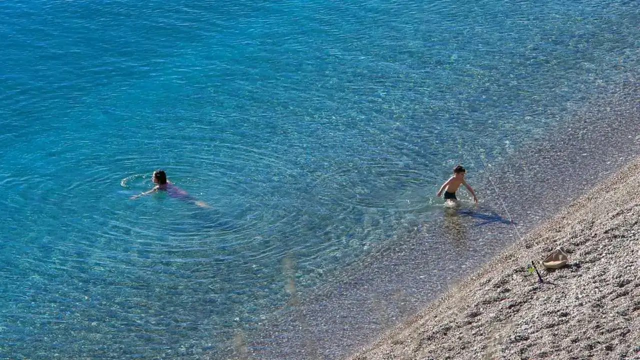 Türkiye Donuyor, Antalya Yüzüyor: Kışa Meydan Okuyan Manzara! 2